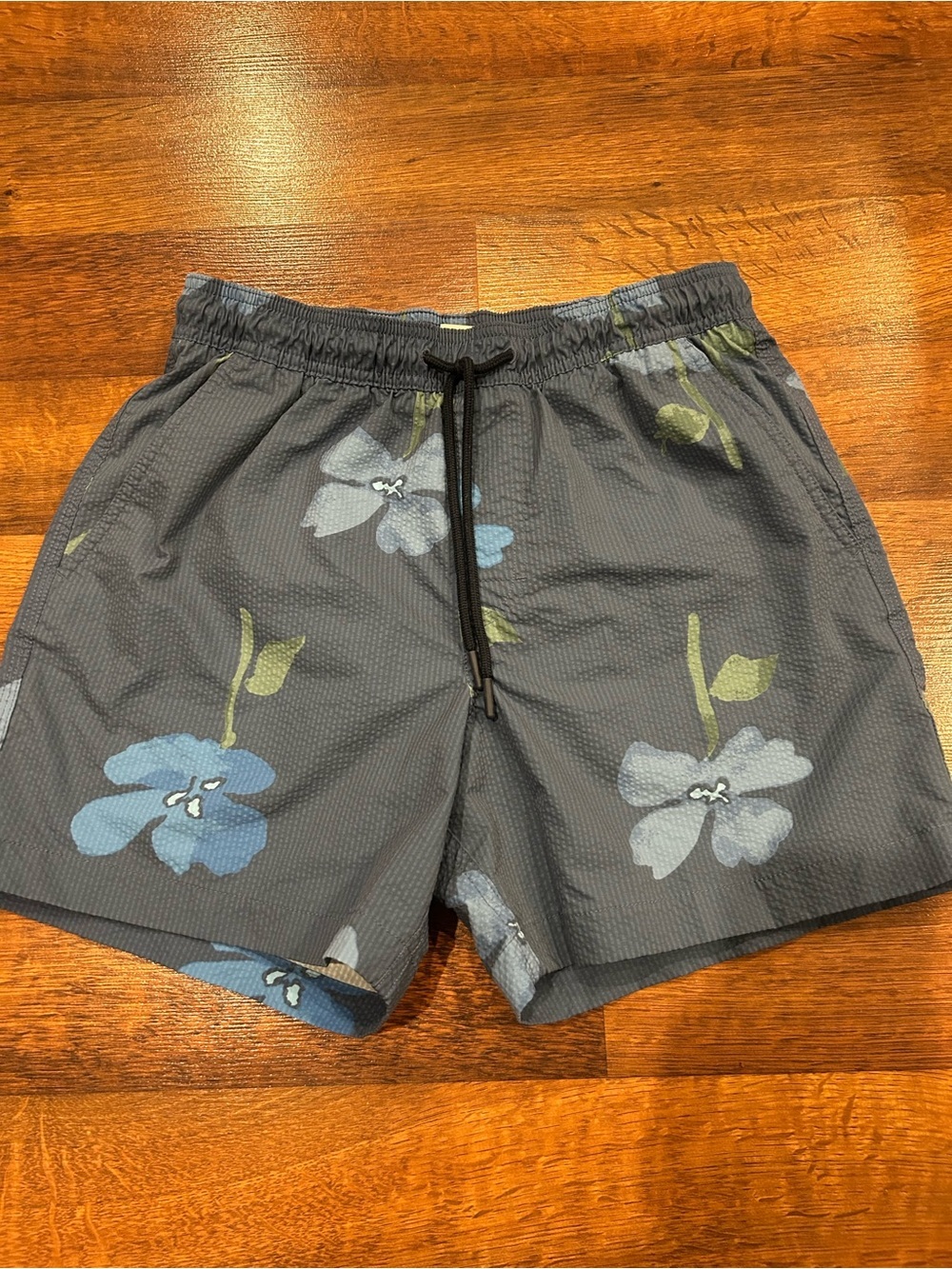 American Eagle Swim Trunks 5” Inseam Mens Size Small Floral Pockets AE Lined